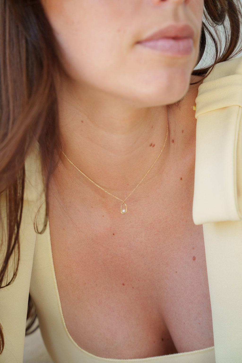 swing pearl necklace